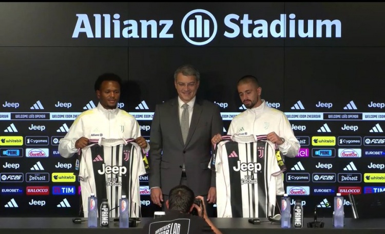 前锋穆阿尼, 科莫利澄清 前锋穆阿尼, 科莫利澄清